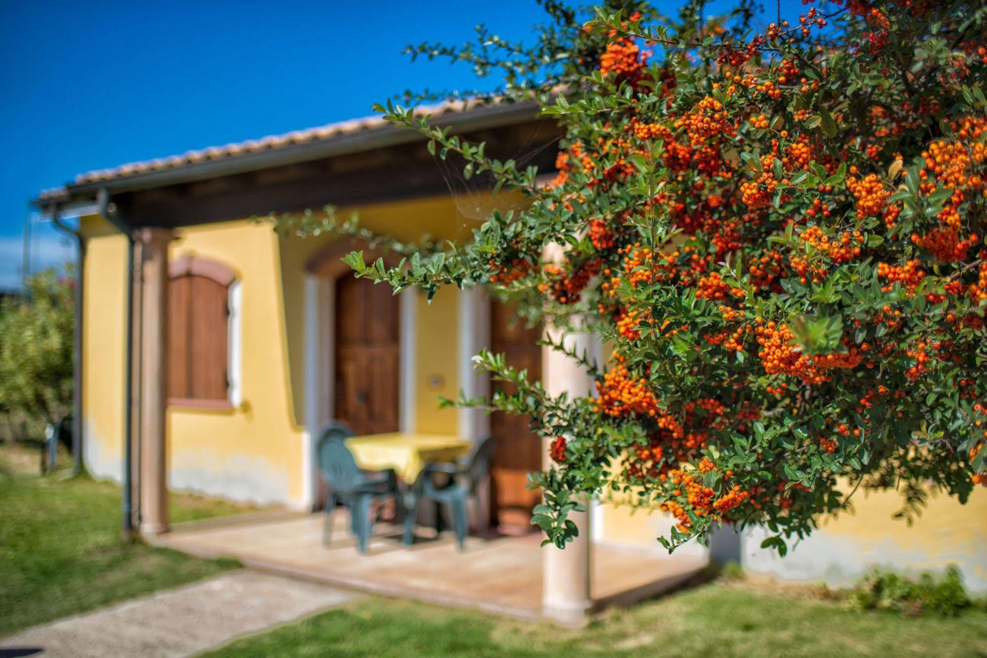 Hotel Perda Rubia San Giovanni Suèrgiu Екстериор снимка