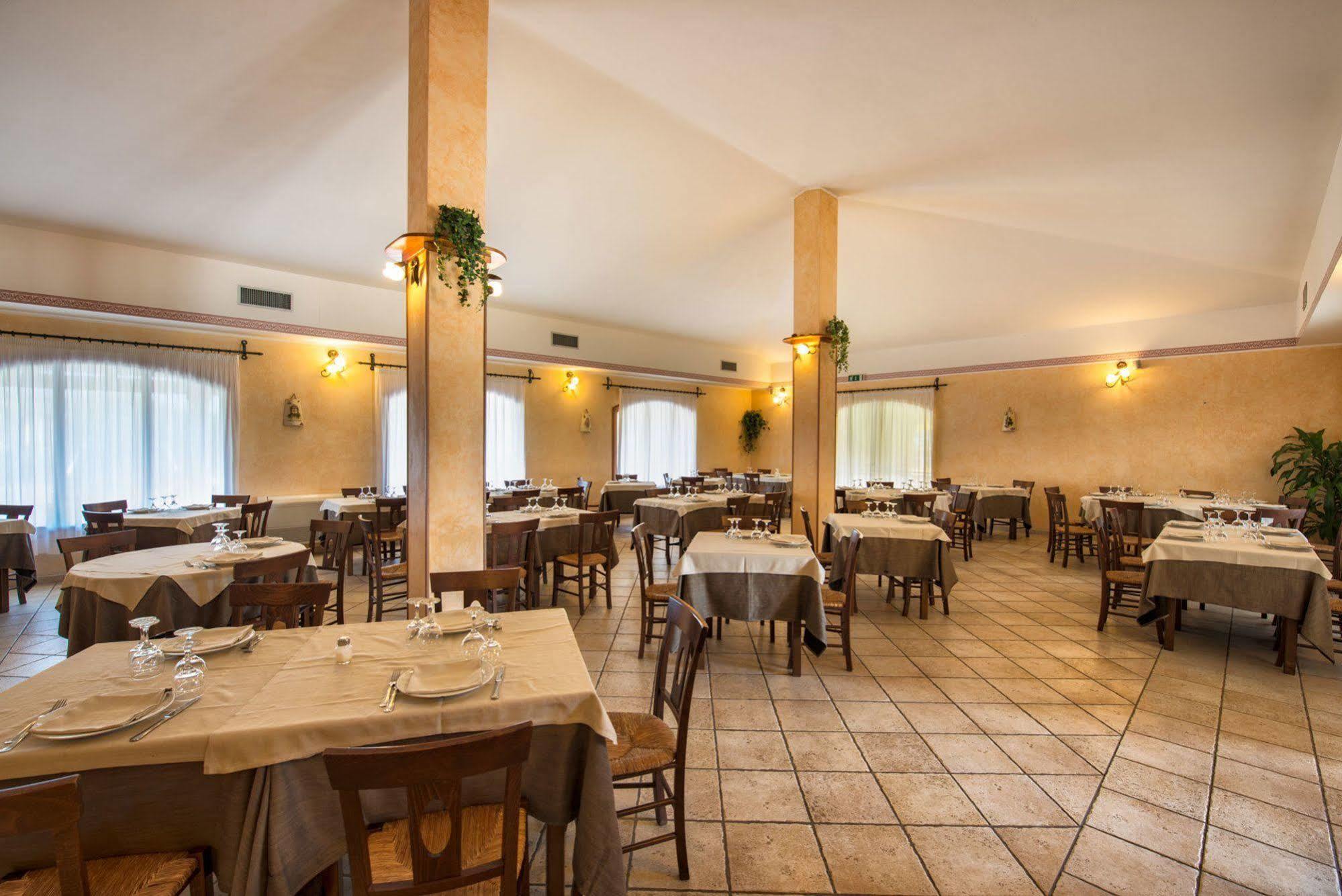 Hotel Perda Rubia San Giovanni Suèrgiu Екстериор снимка